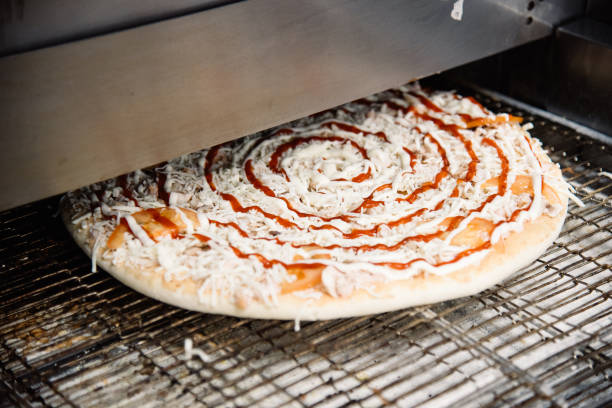 From Kitchen to Table: The Role of a Pizza Warmer